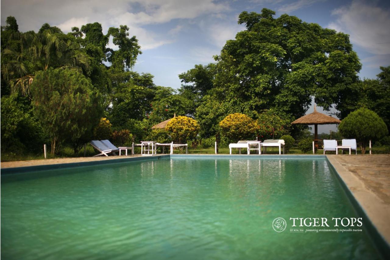 Tiger Tops Tharu Lodge Chitwan Exterior photo