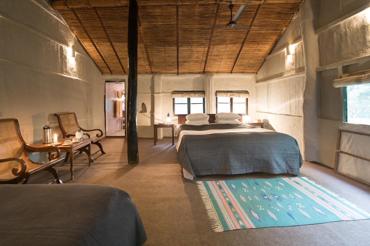 Tiger Tops Tharu Lodge Chitwan Room photo